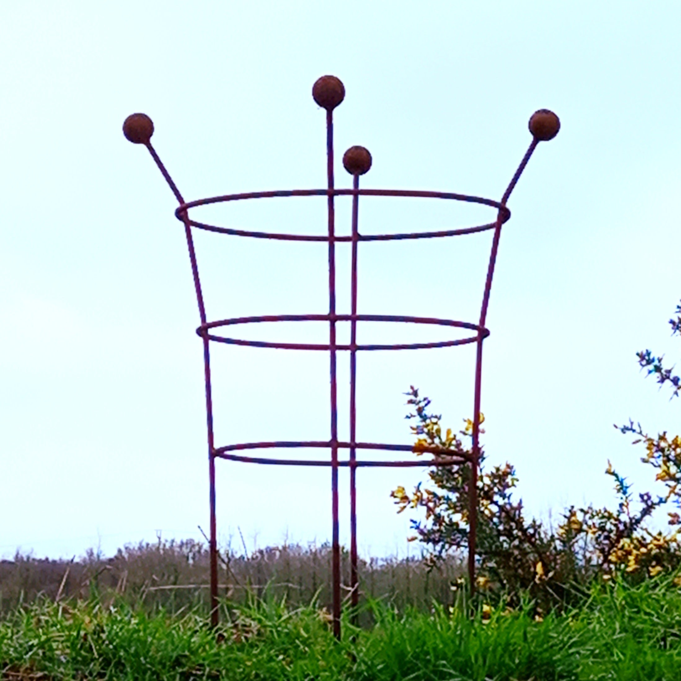 Fluted Trumpet Plant Support Ball Top