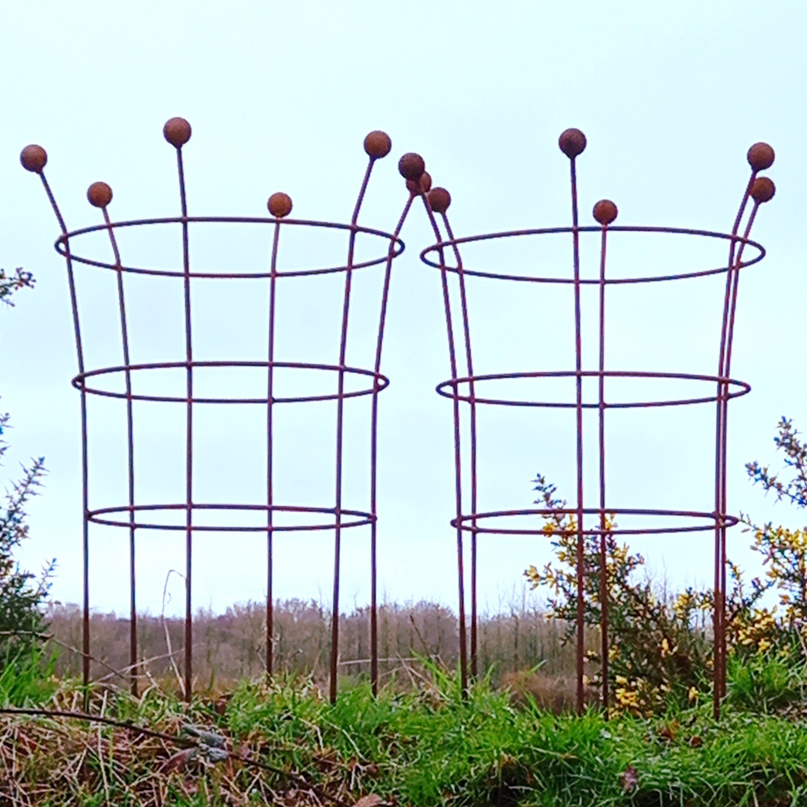 Fluted Trumpet Plant Support Ball Top